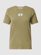 Calvin Klein Jeans T-Shirt mit Label-Badge in Oliv, Größe S