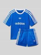 adidas Originals Set aus T-Shirt und Sweatshorts mit Label-Details in ...