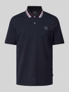 bugatti Regular Fit Poloshirt mit Label-Badge in Marine, Größe L