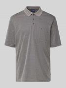 Christian Berg Men Regular Fit Poloshirt mit Brusttasche in Taupe, Grö...