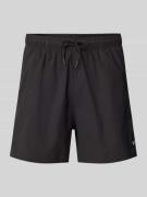Emporio Armani Regular Fit Badeshorts mit Logo-Badge in Black, Größe L