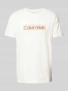 Calvin Klein Jeans T-Shirt mit Label-Print in Offwhite, Größe M
