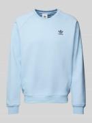 adidas Originals Sweatshirt mit Label-Stitching in Hellblau, Größe S