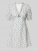 Tommy Jeans Minikleid mit V-Ausschnitt in Offwhite, Größe L