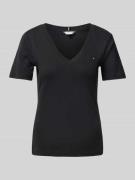Tommy Hilfiger Slim Fit T-Shirt mit V-Ausschnitt Modell 'CODY' in Blac...