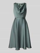 Vera Mont Knielanges Cocktailkleid mit Wasserfall-Ausschnitt in Gruen,...