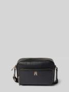 Tommy Hilfiger Umhängetasche mit Logo-Applikation Modell 'JOY' in Blac...