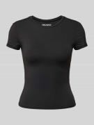 Review Slim Fit T-Shirt mit gummiertem Label Print in Black, Größe XL