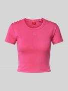 HUGO Cropped T-Shirt mit Label-Stitching in Pink, Größe M
