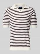 MCNEAL Regular Fit Poloshirt mit V-Ausschnitt in Offwhite, Größe L