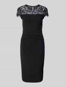 Lipsy Cocktailkleid mit Rundhalsausschnitt in Black, Größe 34