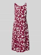 Vera Mont Knielanges Cocktailkleid mit Rundhalsausschnitt in Bordeaux,...