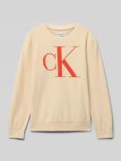 Calvin Klein Jeans Strickpullover mit Logo-Stitching in Sand, Größe 15...