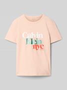 Calvin Klein Jeans T-Shirt mit Label-Print in Altrosa, Größe 140