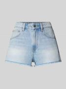 Gina Tricot Jeansshorts im Used-Look mit Fransen in Jeansblau, Größe 3...