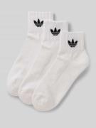 adidas Originals Socken mit Label-Stickerei im 3er-Pack in Weiss, Größ...