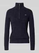 Gant Troyer mit Logo-Stitching und Zopfmuster in Marine, Größe L