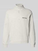 Jack & Jones Sweatshirt mit Troyer-Kragen und Label-Stitching in Offwh...