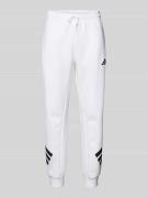 adidas Sportswear Regular Fit Sweatpants mit Logo-Print in Weiss, Größ...