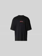 VETEMENTS Regular Fit T-Shirt mit Logo-Print in Black, Größe L