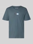 Jack & Jones T-Shirt mit Label-Print und Rundhalsausschnitt in Blau, G...