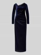 Adrianna Papell Abendkleid mit Ziersteinbesatz und Raffungen in Dunkel...