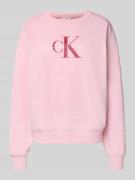Calvin Klein Jeans Sweatshirt mit Label-Print in Pink, Größe L