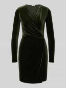 mbyM Knielanges Kleid mit V-Ausschnitt Modell 'MADENA' in Dunkelgruen,...
