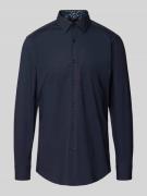 BOSS Slim Fit Businesshemd aus Baumwoll-Mix Modell 'HANK' in Marine, G...
