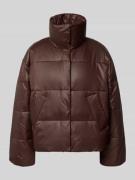 mbyM Steppjacke mit Stehkragen Modell 'Seraphina' in Mittelbraun, Größ...