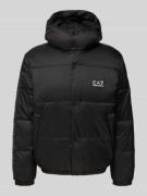 EA7 Emporio Armani Steppjacke mit Kapuze und Label-Patch in Black, Grö...