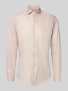 Jake*s Slim Fit Businesshemd aus Baumwolle mit Haifischkragen in Sand,...