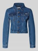 Calvin Klein Jeans Cropped Jeansjacke mit Label-Detail in Jeansblau Me...