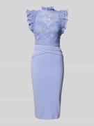 Lipsy Cocktailkleid mit Spitzenbesatz in Hellblau, Größe 36