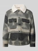 Redefined Rebel Hemdjacke mit Teddyfell in Mittelgrau, Größe S