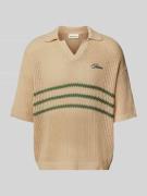 PROHIBITED Strickshirt mit Polokragen und Label-Stitching in Offwhite,...