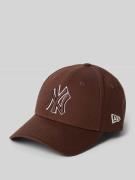 New Era Baseball Cap mit Motiv-Stitching Modell '9FORTY®' in Mittelbra...
