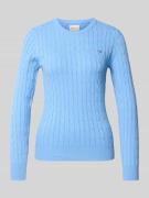 Gant Strickpullover mit Zopfmuster und Label-Stitching in Hellblau, Gr...