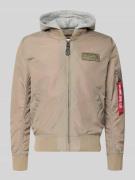 Alpha Industries Blouson mit Logo-Anhänger Modell 'MA-1 TT' in Sand, G...