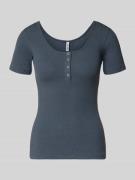 Pieces Slim Fit T-Shirt aus Bio-Baumwoll-Mix Modell 'KITTE' in Dunkelb...