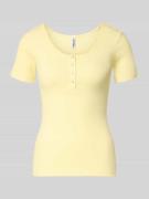 Pieces Slim Fit T-Shirt aus Bio-Baumwoll-Mix Modell 'KITTE' in Hellgel...