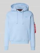 Alpha Industries Regular Fit Hoodie mit Logo-Patch in Hellblau, Größe ...
