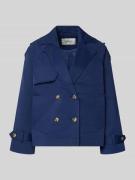 B.Young Trenchcoat mit Ärmelriegeln Modell 'AMONA' in Sky, Größe 34