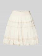 Neo Noir Minirock mit Häkelspitze Modell 'Callia' in Beige, Größe 42