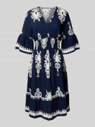 Apricot Knielanges Tunikakleid aus Viskose-Mix mit V-Ausschnitt in Mar...