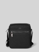 BOSS Umhängetasche mit Logo-Applikation in Black, Größe 1
