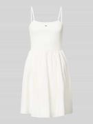Tommy Jeans Tailliertes Freizeitkleid aus reiner Baumwolle in Weiss, G...