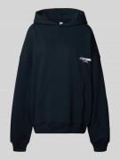 Karo Kauer Oversized Hoodie mit Label-Stitching Modell 'No Hustle' in ...