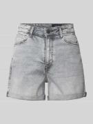 Noisy May High Waist Jeansshorts mit Umschlag Modell 'MONI' in Hellgra...