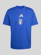 adidas Sportswear Regular Fit T-Shirt mit Italia Detail in Blau, Größe...